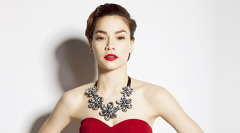 Bị chê hát quá tệ và không được xếp vào hàng ca sĩ, Hà Hồ lập tức đáp trả!
