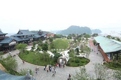 Thêm một địa điểm nữa cũng “chất như nước cất”, đó là Sun World Halong Complex với khu vườn Nhật - Zen Garden.