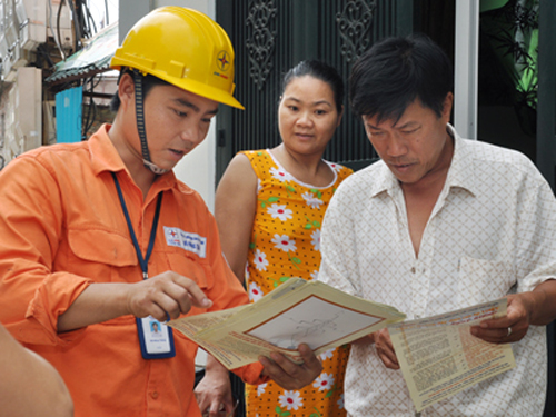 'Cần cân nhắc tăng giá điện ở mức thấp nhất'