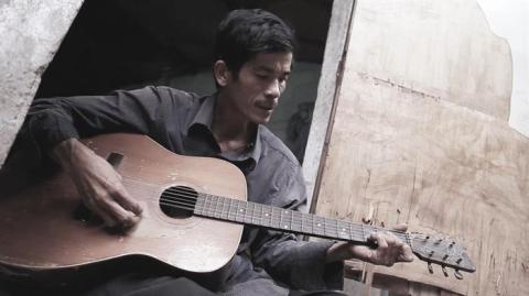 Đức Minh - người cha khuyết tật ra mắt MV riêng