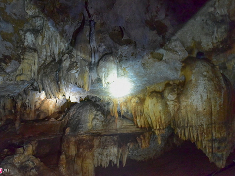 Hang động sâu hàng km chưa có dấu chân du khách ở Mù Cang Chải
