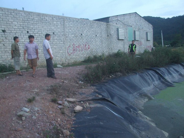 Bé gái 9 tuổi trượt chân xuống hố biogas tử vong