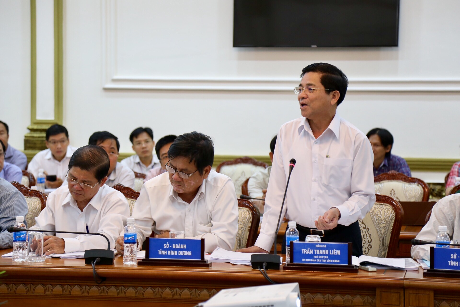 Đại diện tỉnh Bình Dương phát biểu.