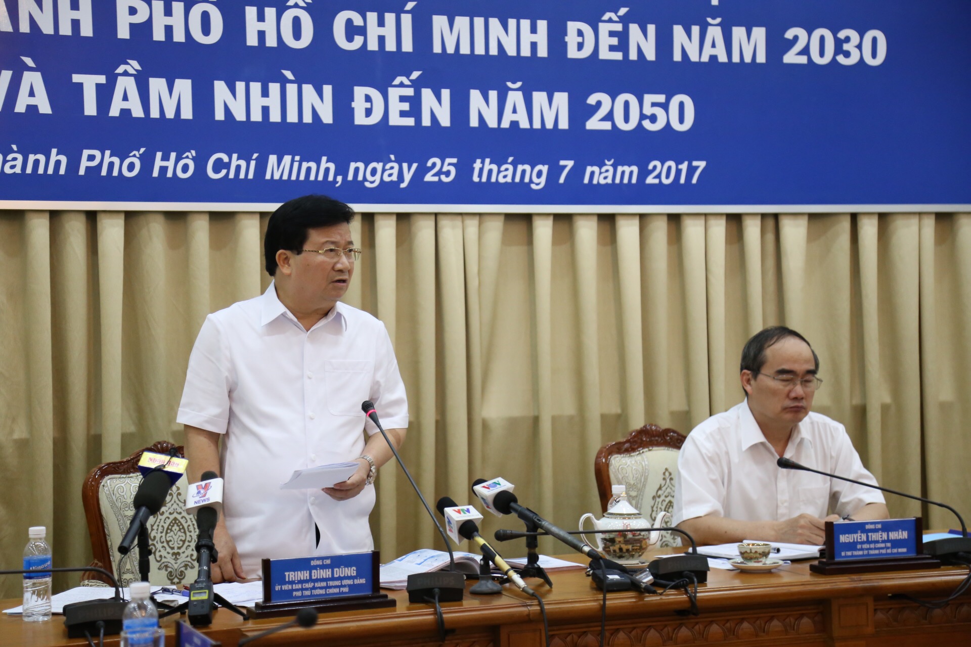 Phó Thủ tướng Trịnh Đình Dũng.