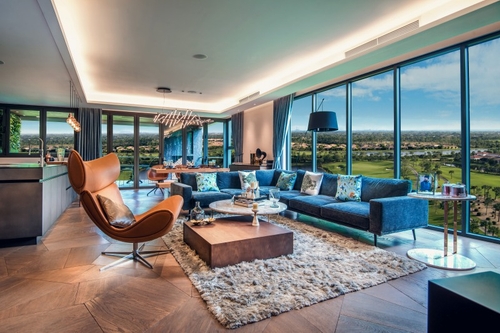 The Collection là bộ sưu tập các căn hộ đặc biệt gồm penthouse và các căn góc có diện tích 150 -200m2, hứa hẹn trở thành chuỗi sản phẩm nổi bật trong phân khúc cao cấp, đặc biệt thu hút những khách hàng kiếm tìm những căn “biệt thự trên không”.