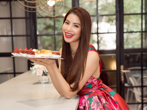 Dàn sao khủng chúc mừng Phạm Hương lần đầu 'lấn sân' kinh doanh