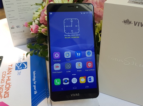 Với loạt ứng dụng độc quyền được tích hợp trong Vivas Lotus S3 LTE được phát triển bởi VNPT Technology, được đúc kết sau khi sản xuất những dòng smartphone trước đó đã chứng tỏ nỗ lực của nhà sản xuất làm sao đem tới cho người dùng những tiện ích tốt nhất như: Ứng dụng xem truyền hình trực tuyến, phim truyện và clip giải trí độc quyền; ứng dụng nghe radio theo yêu cầu, sách nói và các nội dung hấp dẫn khác; ứng dụng nhắn tin và gọi điện OTT có chức năng SMS in - SMS out - call in - call out ấn tượng; ứng dụng xem ngày giờ tốt xấu, giờ hoàng đạo theo âm lịch; ứng dụng hướng dẫn sử dụng, hỗ trợ khách hàng; Kho ứng dụng dành riêng cho sản phẩm của VNPT Technology.