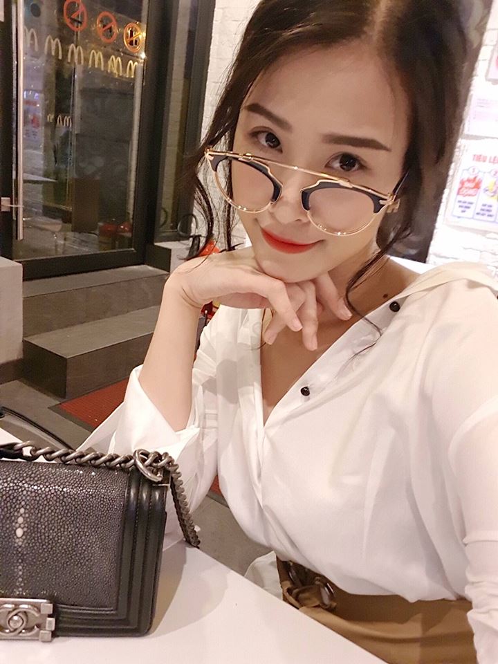 Khác với hình ảnh sexy quyến rũ tại các sự kiện, ở đời thường Đông Nhi tinh nghịch đáng yêu