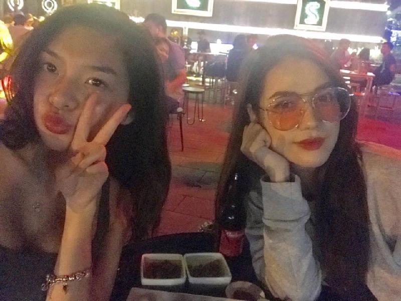 Trương Ngọc Ánh đi hẹn hò cùng bạn khép lại tin tức sao Việt hôm nay