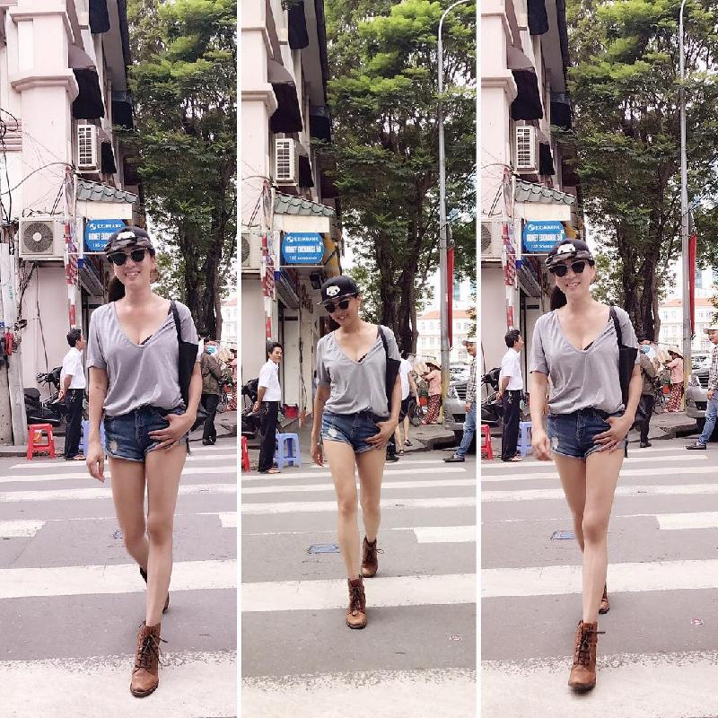 MC Kỳ Duyên thảnh thơi dạo phố