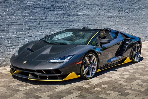 7. Lamborghini Centenario: Dù đang bắt đầu đến tay khách hàng toàn cầu, một chiếc Centenario vẫn sẽ đến lễ hội Goodwood năm nay góp vui.