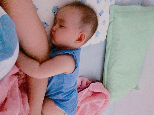 Ngay cả khi ngủ bé cũng dễ thương…