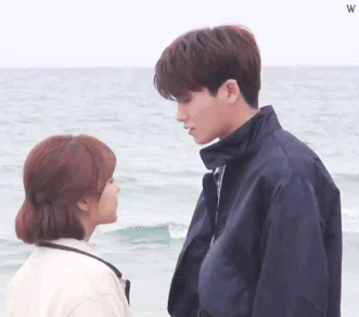 Sau khi bộ phim kết thúc, tin đồn hẹn hò giữa Park Bo Young và Park Hyung Sik bắt đầu rộ lên trong cộng đồng người hâm mộ. Fan cho rằng nguyên nhân cặp nam nữ chính này đóng đạt như vậy là do họ thực sự đang có tình ý với nhau ở ngoài đời.   Cư dân mạng còn đưa ra bằng chứng là các đoạn video được ghi lại trong hậu trường, dù máy quay chính đã tắt nhưng nam nữ chính vẫn hồn nhiên trao nhau những cử chỉ tình cảm.