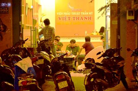 Người đàn ông người Mỹ tử vong bất thường tại thẩm mỹ viện