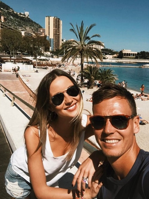 Mỗi khi Ester Satorova xuất hiện cùng chồng Tomas Berdych, các tay vợt khác không khỏi ganh tỵ vì nhan sắc của cô