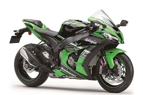 2. Kawasaki Nijia ZX-10R: Kawasaki Ninja ZX 10R mới vẫn được trang bị động cơ 998 cc, 4 xi-lanh, DOHC, 16 van, làm mát bằng nước. Mặc dù vậy, công suất tăng từ 197 lên 204 mã lực, mô-men xoắn cực đại 113,5 Nm (tăng 0,5 Nm), tốc độ tối đa 299 km/h, tăng tốc từ 0-100 km/h trong 2,9 giây, hộp số 6 tốc độ. 