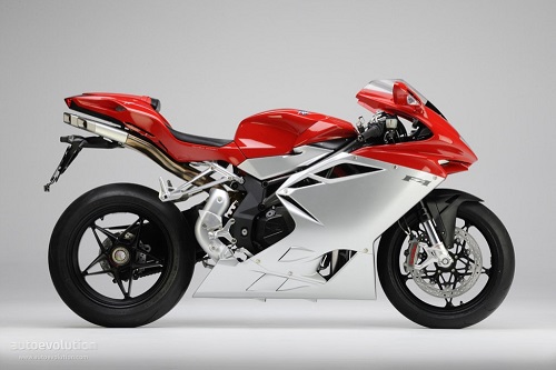 8.  MV Agusta F4 1000: Cung cấp sức mạnh cho siêu xe hai bánh này là khối động cơ 4 xi- lanh, dung tích 998 phân khối, công suất tối đa 212 mã lực tại 13.600 vòng/phút nếu sử dụng ống xả Termignoni và mô-men xoắn cực đại 115 Nm.
