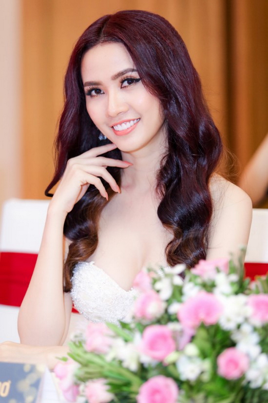 Với kinh nghiệm nhiều năm sải bước trên sàn catwalk cũng như trong các cuộc thi nhan sắc, Phan Thị Mơ rất tự tin với vai trò mới. Theo đó, cô đã đưa ra những lời nhận xét rất công tâm và chân thành để chọn ra các thí sinh xuất sắc.