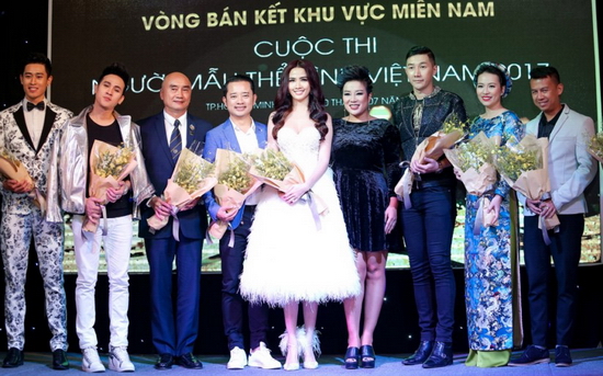 Ngoài Phan Thị Mơ còn có BGK khác: Siêu mẫu Bình Minh, ca sĩ Nguyên Vũ, ông Huỳnh Ngọc Minh phó chủ tịch liên đoàn cử tại Đông Nam Á….