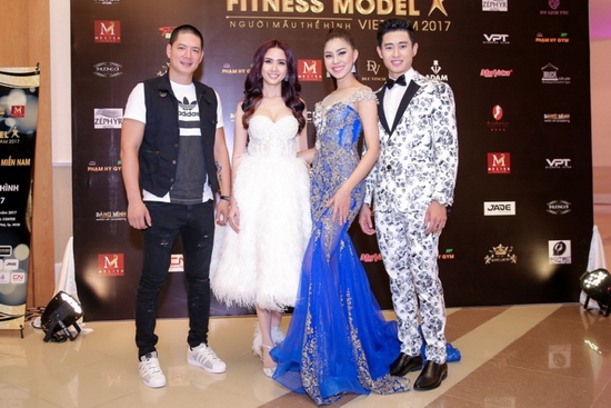 Tham gia showbiz đã lâu những Phan Thị Mơ luôn được đánh là một trong những mỹ nhân có đời tư rất sạch, không nổi tiếng bằng scandal. Bên cạnh các hoạt động nghệ thuật, Phan Thị Mơ cũng là nữ nghệ sĩ luôn tích cực tham gia các hoạt động xã hội cũng như dành nhiều thời gian cho các bạn trẻ.