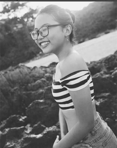 Hình ảnh được cô bé chia sẻ trang instagram khiến không ít người bày tỏ sự thất vọng khi cho rằng cô đang bị 