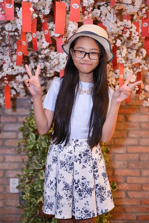 Hình ảnh Phương Mỹ Chi chọn váy áo hợp mắt nhiều người khi mới nổi tiếng.