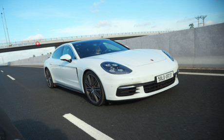 Thiết kế độc đáo siêu xe Porsche Panamera 4S 2017 giá hơn 8 tỷ đồng