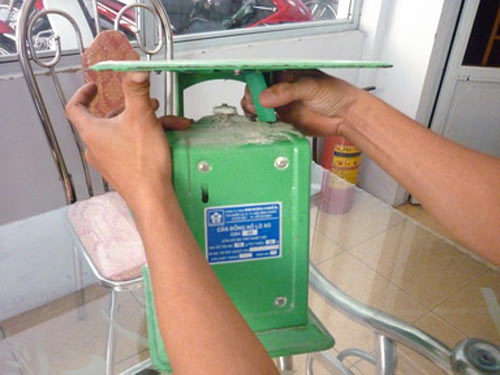 Tiết lộ 'bí kíp' chế cân... điêu của các tay độ cân chuyên nghiệp