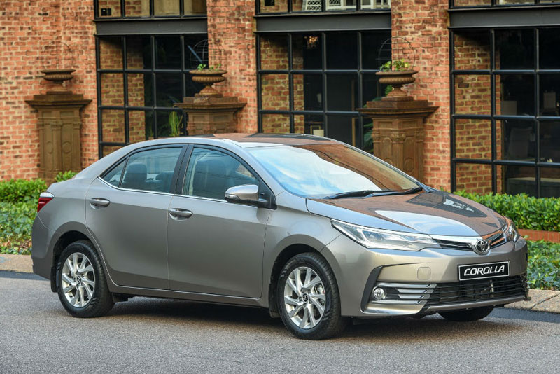 1. Toyota Corolla 2017 (giá khởi điểm: 18.500 USD).
