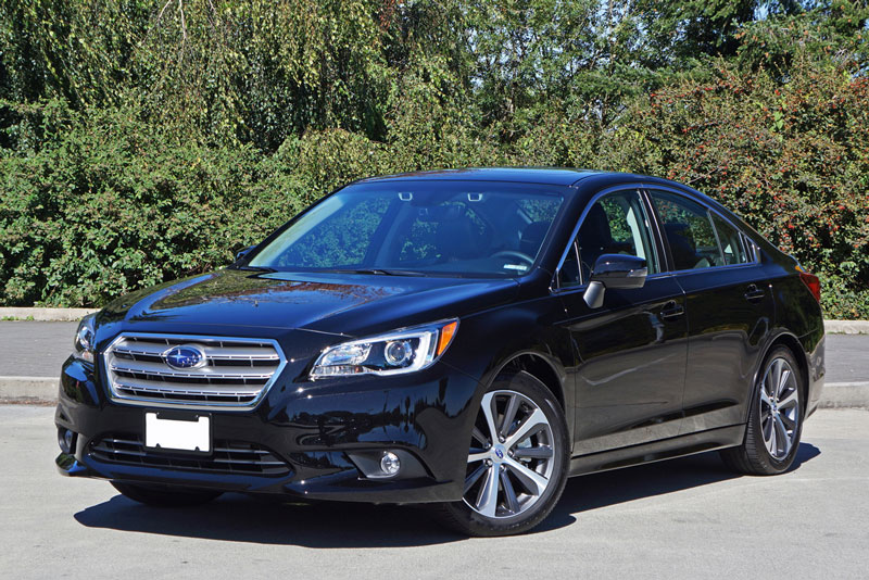 2. Subaru Legacy 2017 (giá khởi điểm: 21.995 USD).