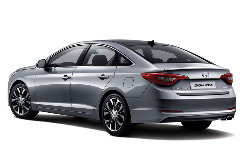 4. Hyundai Sonata 2017 (giá khởi điểm: 21.800 USD).
