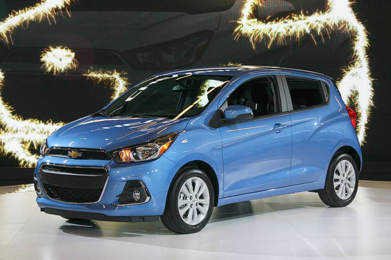 10. Chevrolet Spark 2017 (giá khởi điểm: 13.535 USD).
