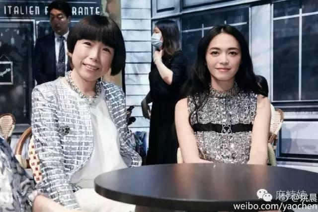 Còn đây là ảnh Diêu Thần đăng trên mạng xã hội, cô cắt hoàn toàn Song Hye Kyo ra khỏi bức ảnh của mình.