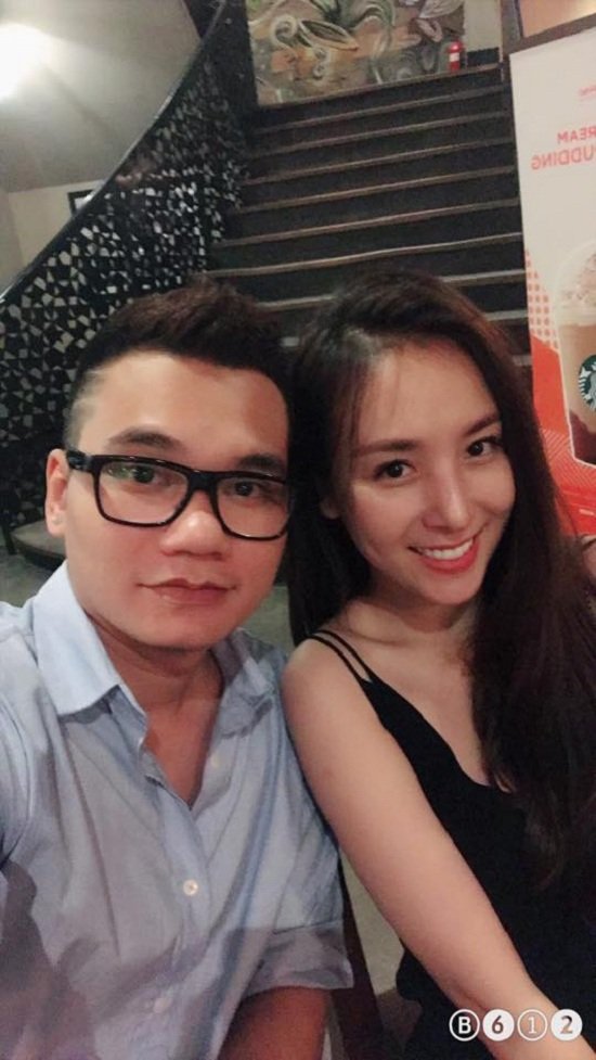 Khắc Việt, DJ Thanh Thảo, Làng sao Khắc Việt và bạn gái quen nhau đã lâu nhưng cả hai gần đây mới nảy sinh tình cảm. Tình yêu của họ được sự ủng hộ của bạn bè và người hâm mộ.