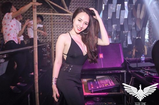 Khắc Việt, DJ Thanh Thảo, Làng sao Người hâm mộ và bạn bè của ca sĩ Khắc việt rất mong chờ đám cưới viên mãn của anh cùng bạn gái DJ được tổ chức trong tương lai gần.