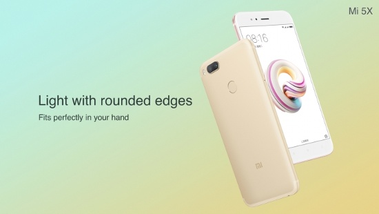Tương tự như các mẫu smartphone tầm trung khác của hãng hiện tại, Xiaomi Mi 5X nổi bật với thiết kế khung kim loại nguyên khối, đáng chú ý chiếc điện thoại này còn có mặt lưng được phủ một lớp chống bám vân tay, giúp Mi 5X luôn bóng bẩy và sạch sẽ trong suốt thời gian sử dụng. 