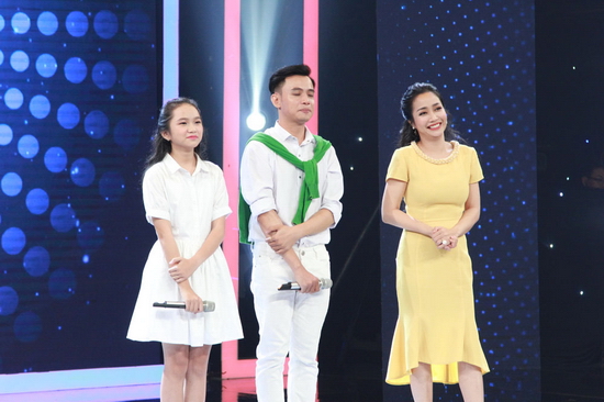 Tuy xa nhau khi em gái chuyển lên Sài Gòn, hai anh em vẫn gắn kết nhờ sợi dây âm nhạc. Quang Tiến mong Gia đình song ca sẽ là bước đệm trên con đường sự nghiệp của hai anh em. Phần trình diễn của hai anh em như thế nào khiến Cẩm Ly ghi chú dài đến nỗi… không biết nói gì?