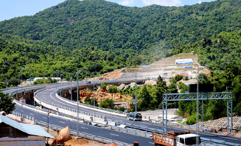 Công trình được đưa vào sử dụng sẽ góp phần giải quyết dứt điểm tình trạng ùn tắc và mất an toàn giao thông khi đi qua khu vực Đèo Cả; rút ngắn khoảng cách từ 21 km xuống còn 13 km; thời gian qua đèo giảm từ 60 phút xuống còn 10 phút.
