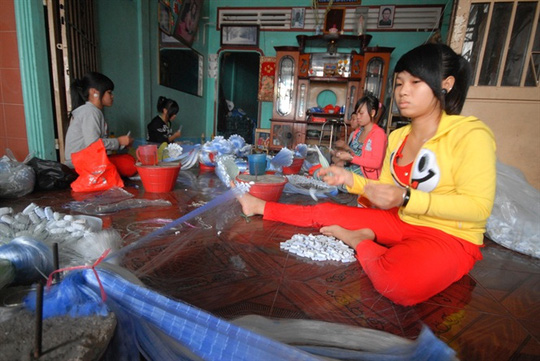 Cận cảnh săn, bắt, hái, lượm mùa nước nổi - Ảnh 16.