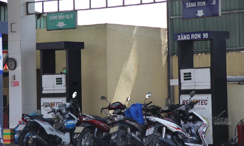 Tại các cây xăng một số trụ đã hết xăng nhưng không nhập thêm