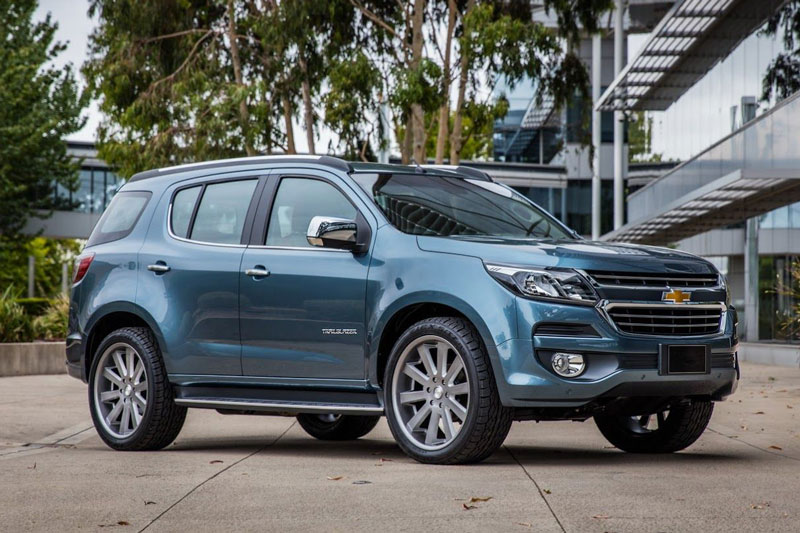 Giá bán của Chevrolet Trailblazer 2017 chưa được công bố nhưng theo dự đoán của các chuyên gia, nó sẽ rơi vào khoảng 1 tỷ đồng.