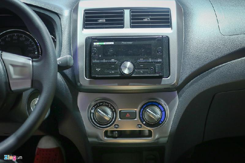 Toyota Wigo - xe giá rẻ, đối thủ của Kia Morning tại Việt Nam hình ảnh 10 Hệ thống giải trí trên xe tích hợp kết nối Bluetooth, iPod... Đây cũng là những trang bị hết sức tối giản trên xe.
