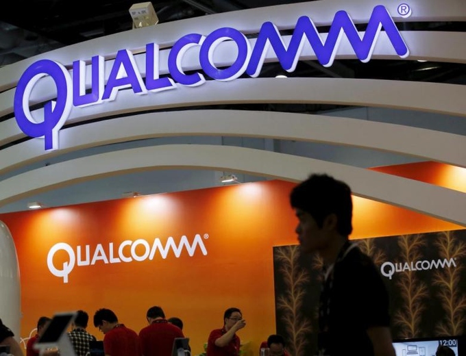 8. Qualcomm Tổng tiền mặt: 37,8 tỷ USD Tiền để ở nước ngoài: 27,8 tỷ USD Diễn biến cổ phiếu năm nay: -20,97%