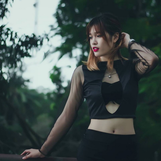 Ngoài ra, Mai Anh còn ước mơ được sải bước trên sàn catwalk khi cô còn trẻ và được ghi tên vào danh sách những người đẹp xuất thân từ Hải Phòng.