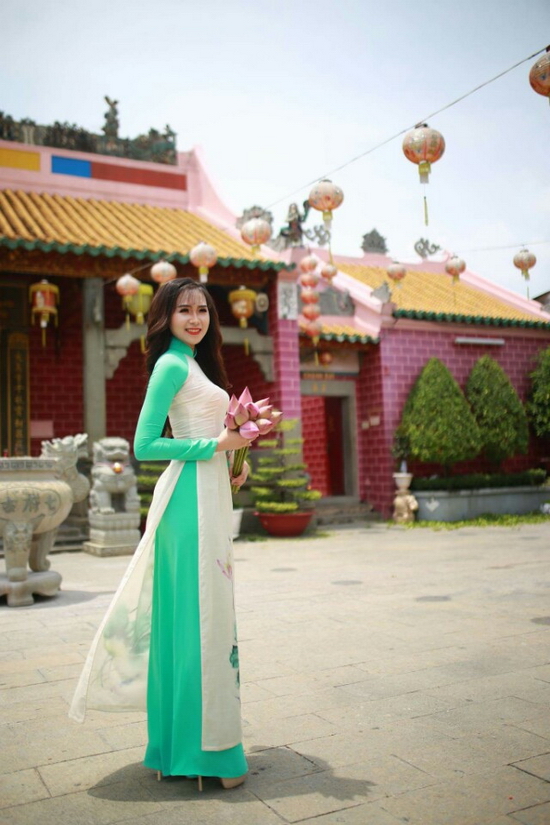 Cô mong muốn trở thành một nữ doanh nhân, được lãnh đạo và làm chủ những gì mình tạo ra. Đó cũng là lí do cô chọn quản trị kinh doanh, trường Đại học Lạc Hồng.