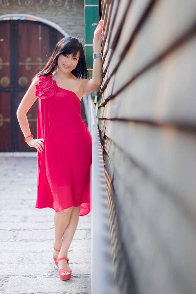 Hiền Mai, Làng sao Vóc dáng nuột nà và vẻ đẹp đằm thắm, tự nhiên của nữ diễn viên 50 tuổi. Cô xứng đáng với danh hiệu người đẹp không tuổi của showbiz Việt.
