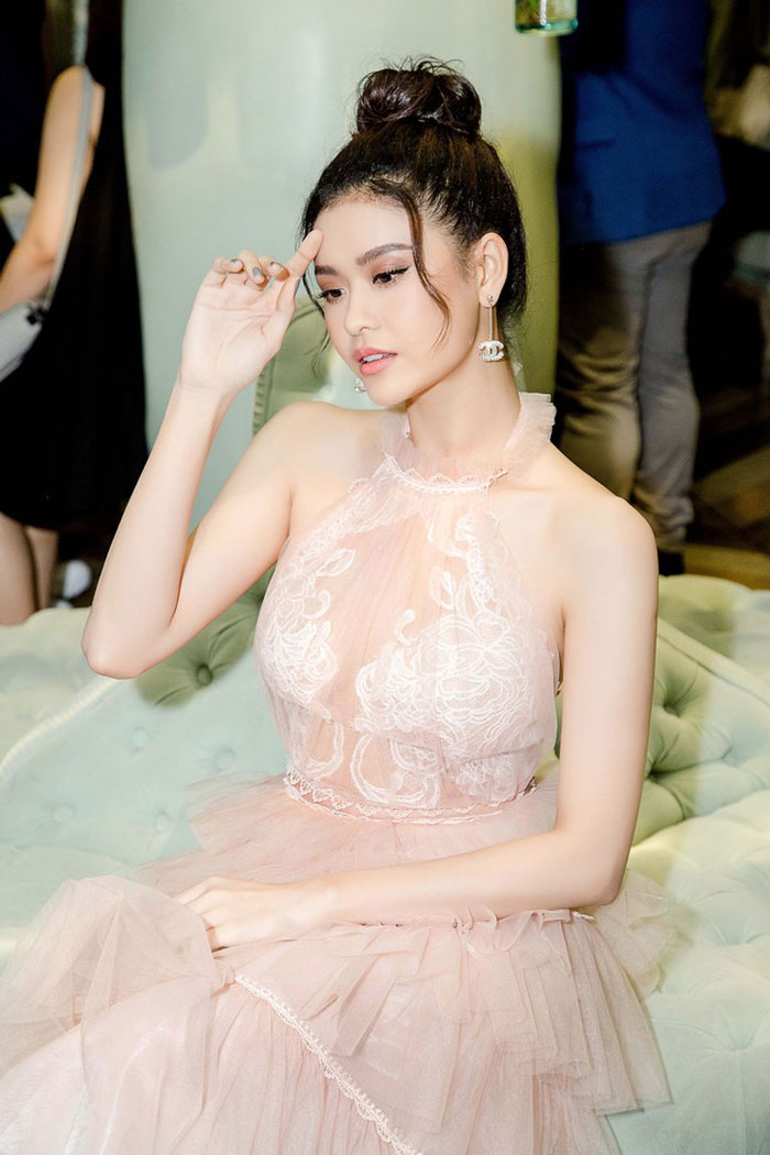 Trương Quỳnh Anh, làng sao