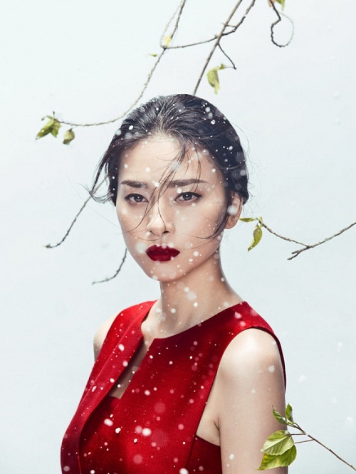 Ngô Thanh Vân là người nghệ sĩ đa tài, cô thành công ở rất nhiều lĩnh vực, là một vũ công, ca sĩ, diễn viên, người mẫu, và là đạo diễn có tiếng của Việt Nam. Tuy bận rộn với lịch trình kín mít, nhưng Ngô Thanh Vân vẫn không quên giành thời gian chăm sóc, làm đẹp cho bản thân, bởi thế trông cô trẻ hơn nhiều so với cái tuổi 38 của mình.