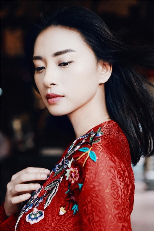 Vừa thành công trong sự nghiệp lại sở hữu nhan sắc mặn mà, Ngô Thanh Vân là sự ngưỡng mộ của biết bao thế hệ đàn em.  Nổi lên từ vai diễn Trúc trong phim truyền hình 