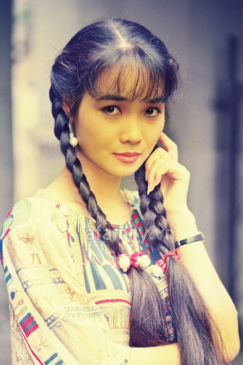 Cô vừa là người mẫu, diễn viên điện ảnh và một doanh nhân thành đạt. Tuy nhiên sau đó, Mai Thu Huyền ít tham gia hoạt động nghệ thuật để chăm lo cho cuộc sống gia đình.